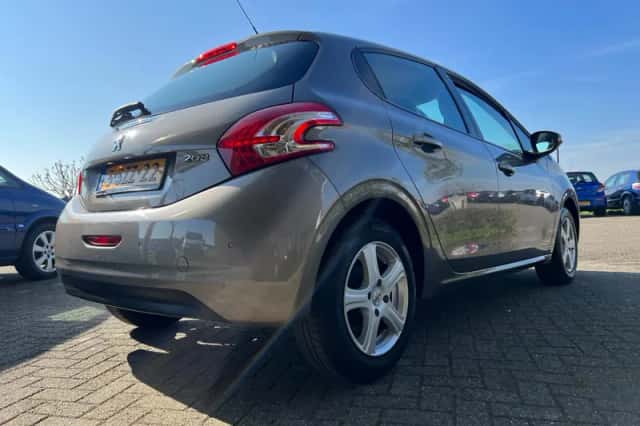 Peugeot 208 (2013) thumbnail 5
