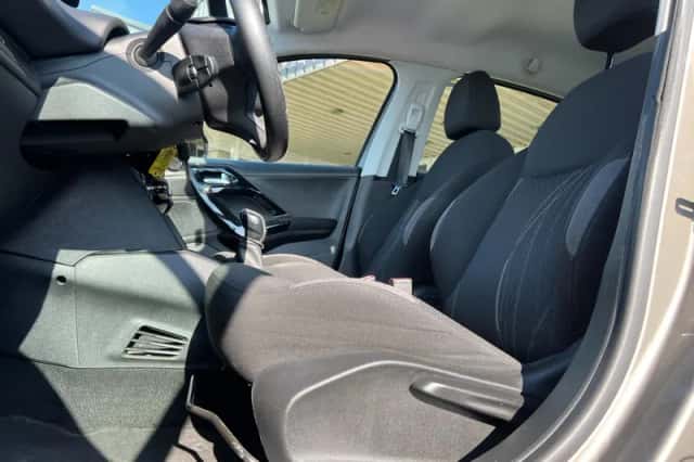 Peugeot 208 (2013) thumbnail 6