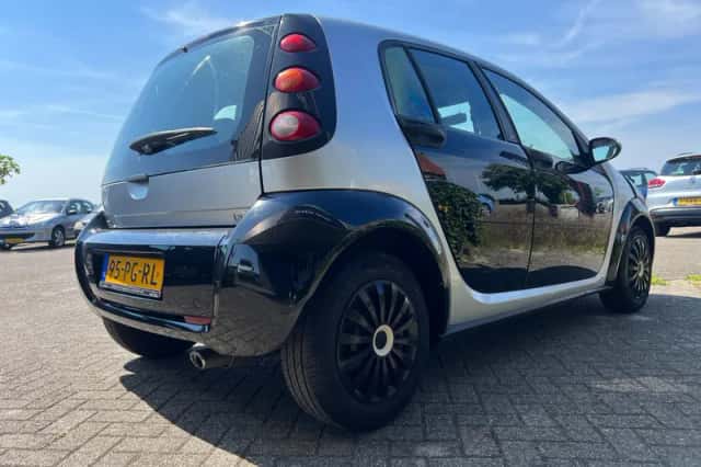 Smart ForFour (2004) thumbnail 5