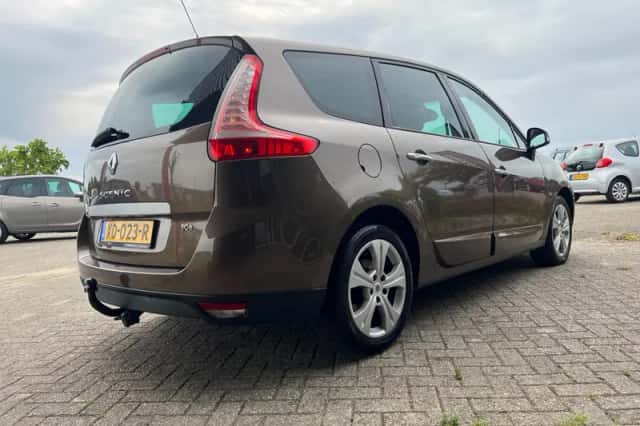 Renault Grand Scénic (2009) thumbnail 5