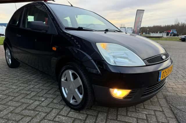 Ford Fiesta (2003) thumbnail 2