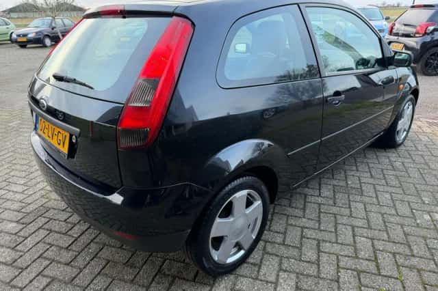 Ford Fiesta (2003) thumbnail 5