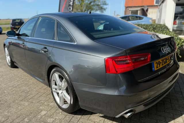 Audi A6 (2012) thumbnail 4