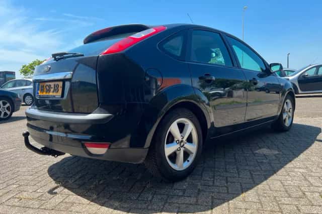 Ford Focus (2005) thumbnail 5