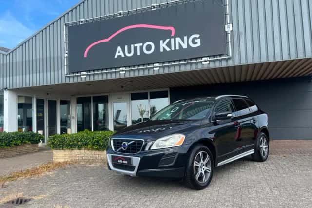 Volvo XC60 (2011) thumbnail 3