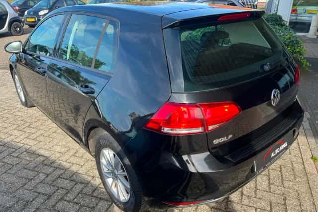 Volkswagen Golf (2013) thumbnail 3