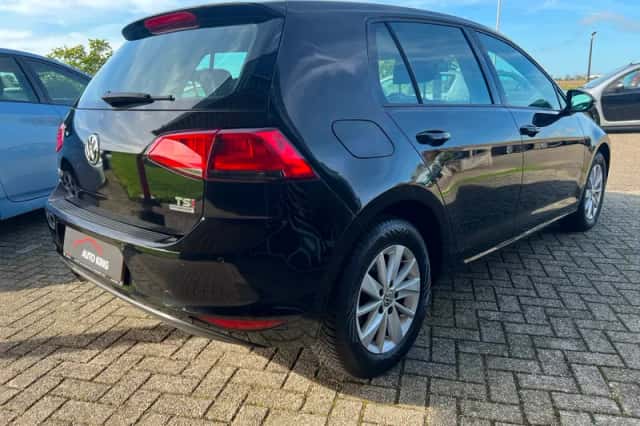 Volkswagen Golf (2013) thumbnail 4