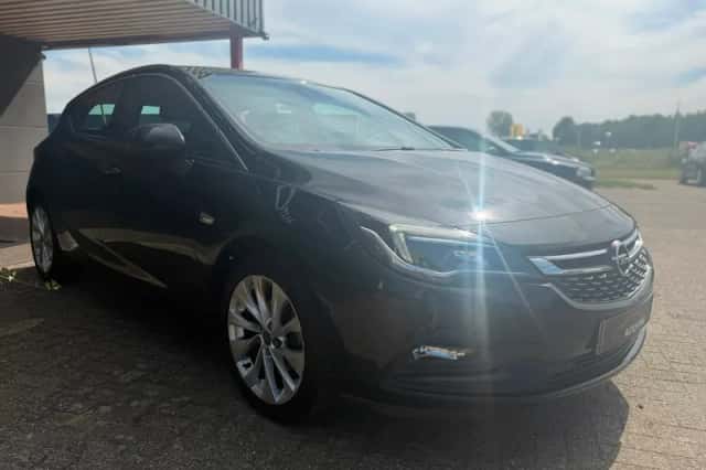 Opel Astra (2017) thumbnail 2