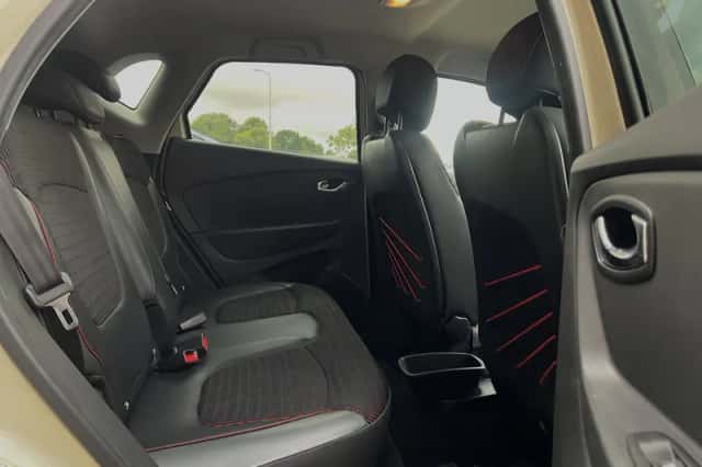 Renault Captur (2015) thumbnail 6