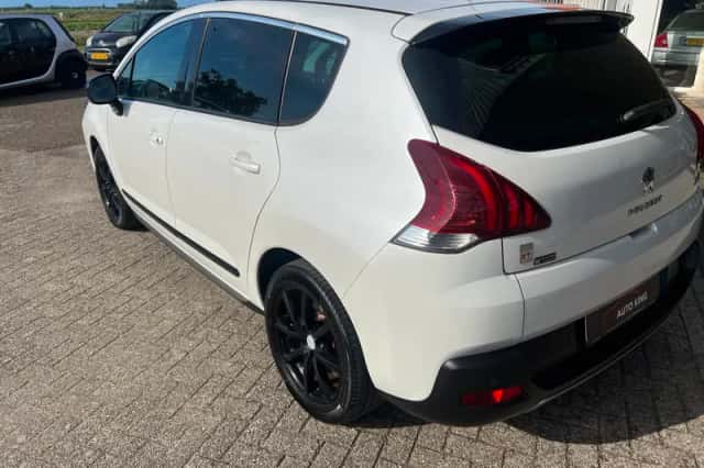 Peugeot 3008 (2014) thumbnail 3