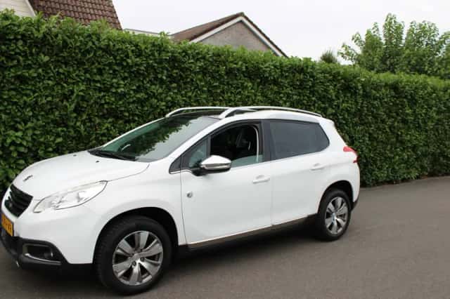 Peugeot 2008 (2015) thumbnail 1