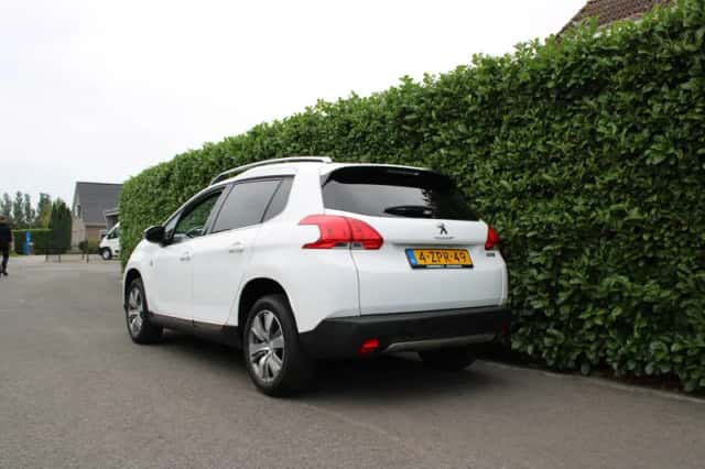 Peugeot 2008 (2015) thumbnail 2