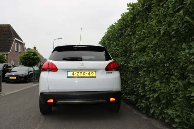Peugeot 2008 (2015) thumbnail 3