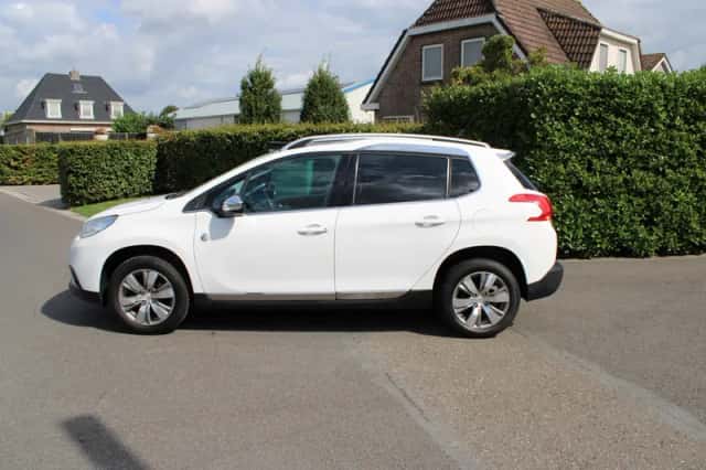 Peugeot 2008 (2015) thumbnail 6