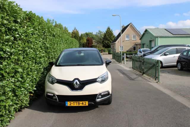 Renault Captur (2014) thumbnail 1