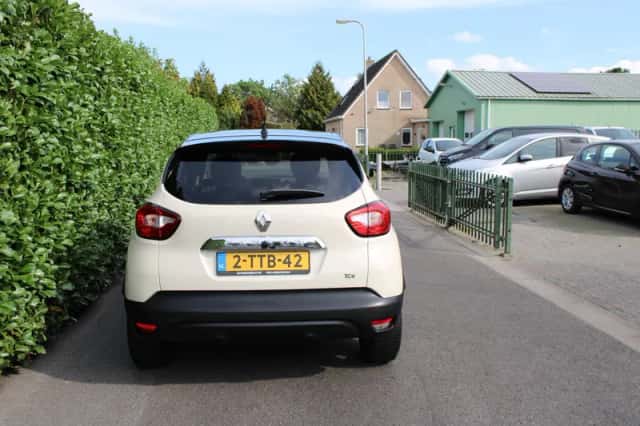 Renault Captur (2014) thumbnail 5