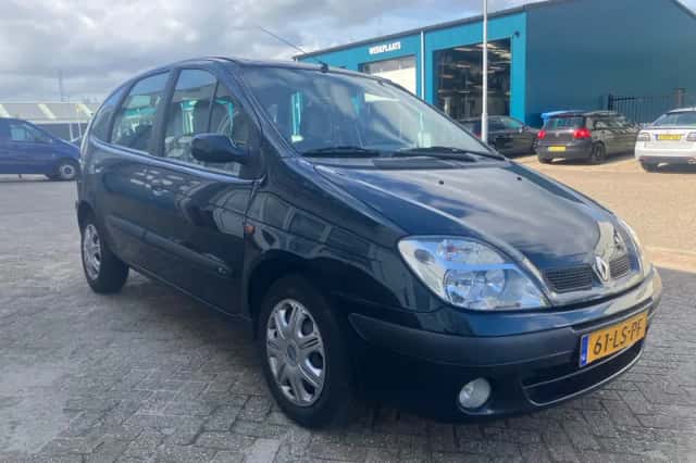 Renault Scénic (2003) thumbnail 2