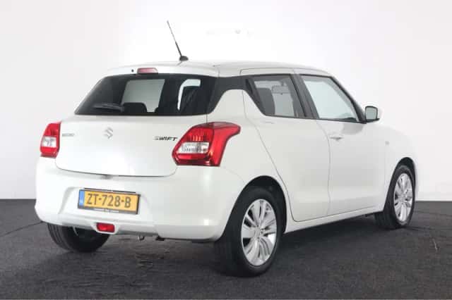 Suzuki Swift (2019) thumbnail 5