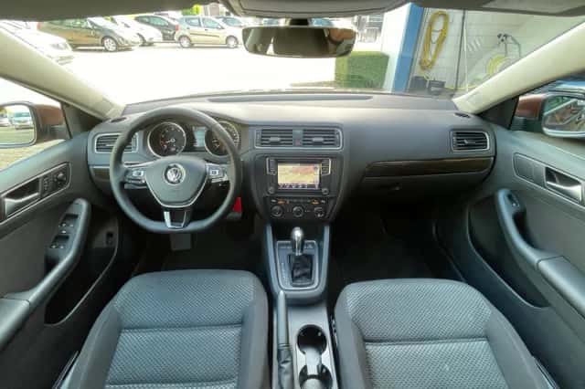 Volkswagen Jetta (2017) thumbnail 6
