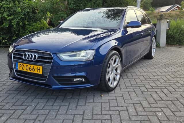 Audi A4 (2013) thumbnail 1