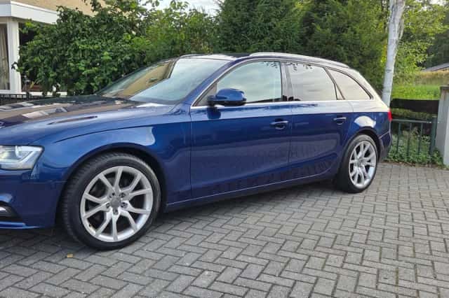 Audi A4 (2013) thumbnail 3