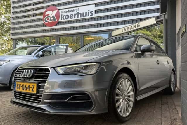 Audi A3 (2015) thumbnail 5