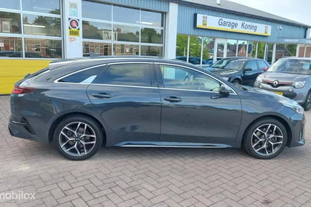 Kia ProCeed (2020) thumbnail 2
