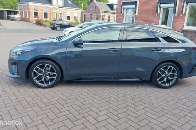 Kia ProCeed (2020) thumbnail 6