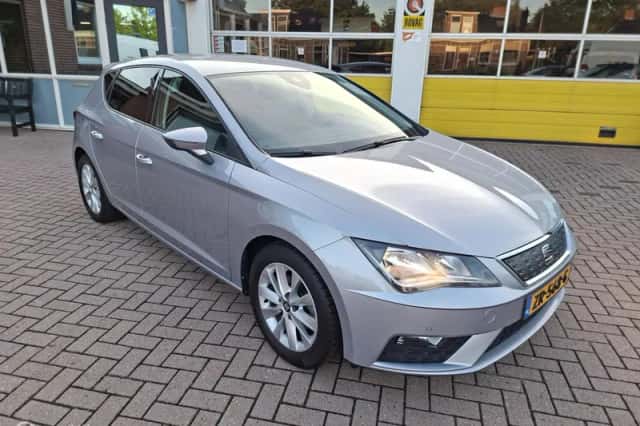 SEAT Leon (2019) thumbnail 1