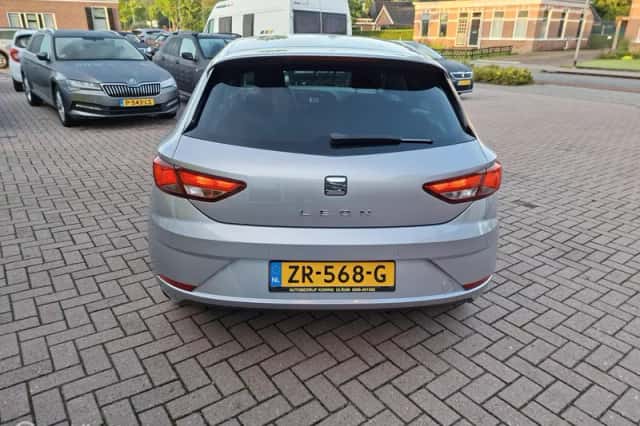 SEAT Leon (2019) thumbnail 4
