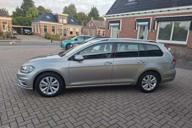 Volkswagen Golf (2020) thumbnail 6