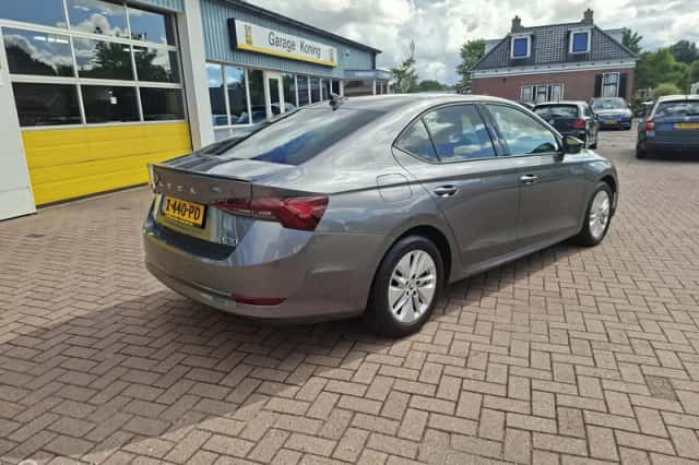 Škoda Octavia (2024) thumbnail 3