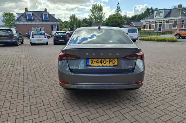 Škoda Octavia (2024) thumbnail 4