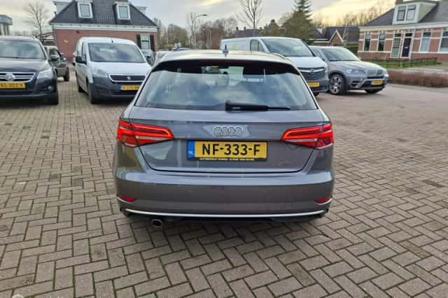 Audi A3 (2017) thumbnail 4