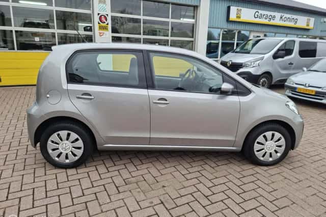 Volkswagen Up! (2020) thumbnail 2