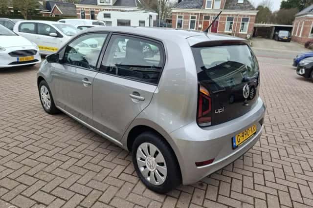 Volkswagen Up! (2020) thumbnail 5
