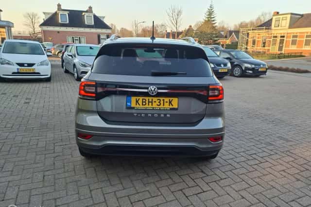 Volkswagen T-Cross (2020) thumbnail 4