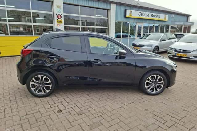 Mazda 2 (2019) thumbnail 2
