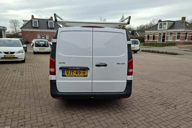 Mercedes-Benz Vito (2021) thumbnail 4