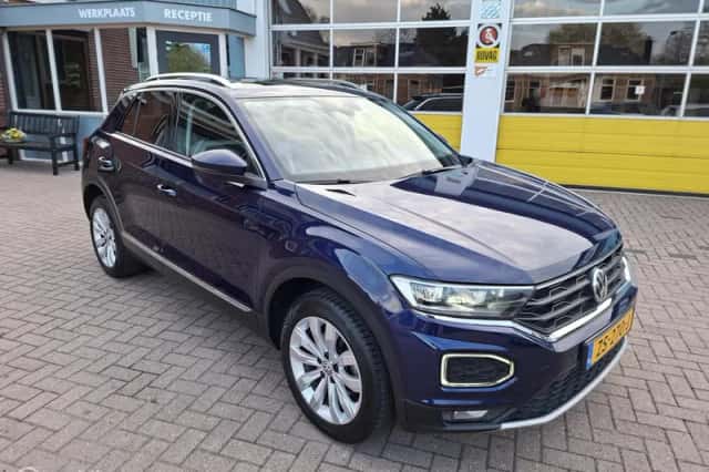 Volkswagen T-Roc (2019) thumbnail 1