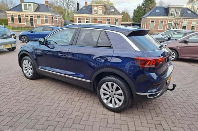 Volkswagen T-Roc (2019) thumbnail 5