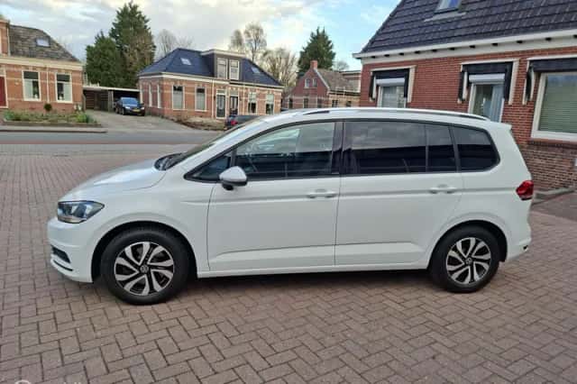 Volkswagen Touran (2021) thumbnail 6
