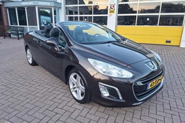 Peugeot 308 (2012) thumbnail 1