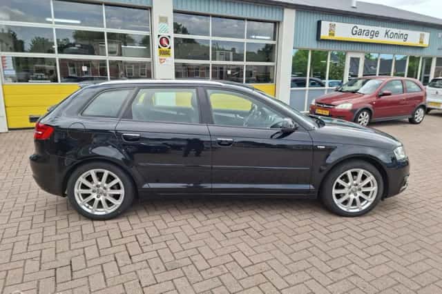 Audi A3 (2013) thumbnail 2
