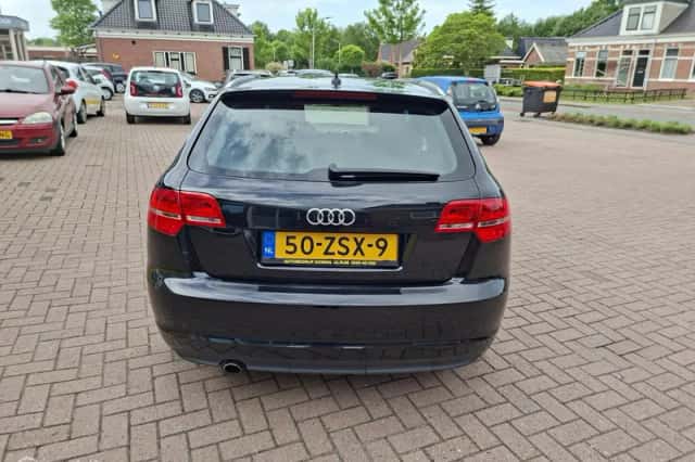 Audi A3 (2013) thumbnail 4