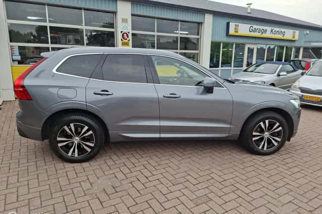 Volvo XC60 (2020) thumbnail 2
