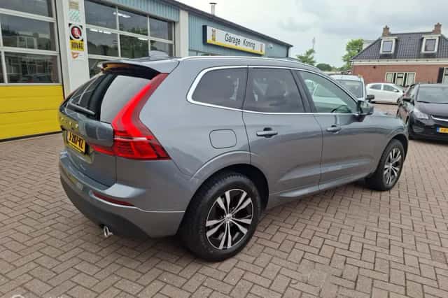 Volvo XC60 (2020) thumbnail 3