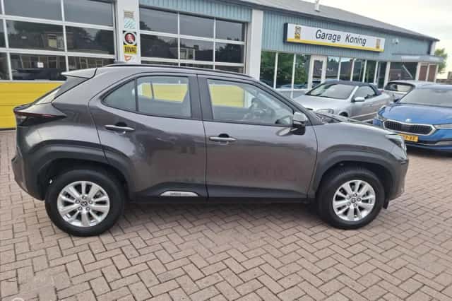 Toyota Yaris Cross (2024) thumbnail 2