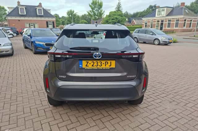 Toyota Yaris Cross (2024) thumbnail 4