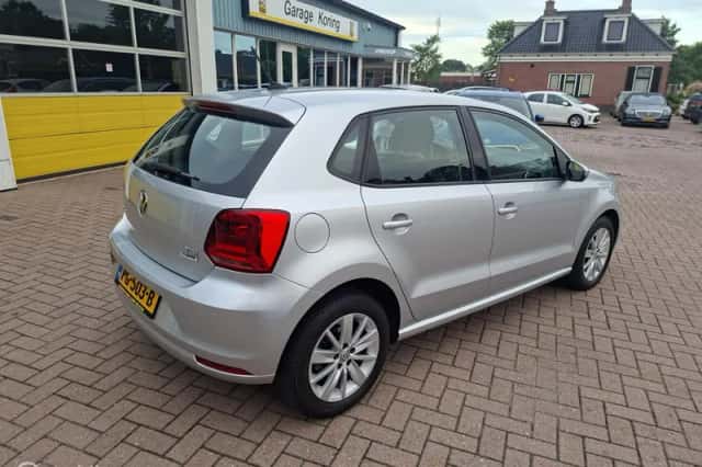 Volkswagen Polo (2017) thumbnail 3